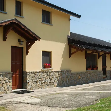 Fiorella Feriegård Camigliatello Silano